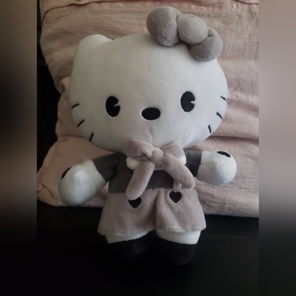 Hello Kitty Other - Hello Kitty Gray and White Plush Toy 8"
